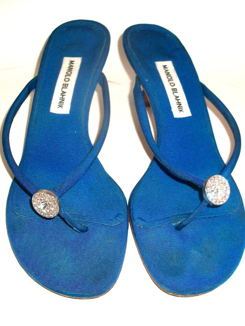 Manolo Blahnik Bright Turquoise "Dole" Kitten-Heel Thong Sandals 40M 10M